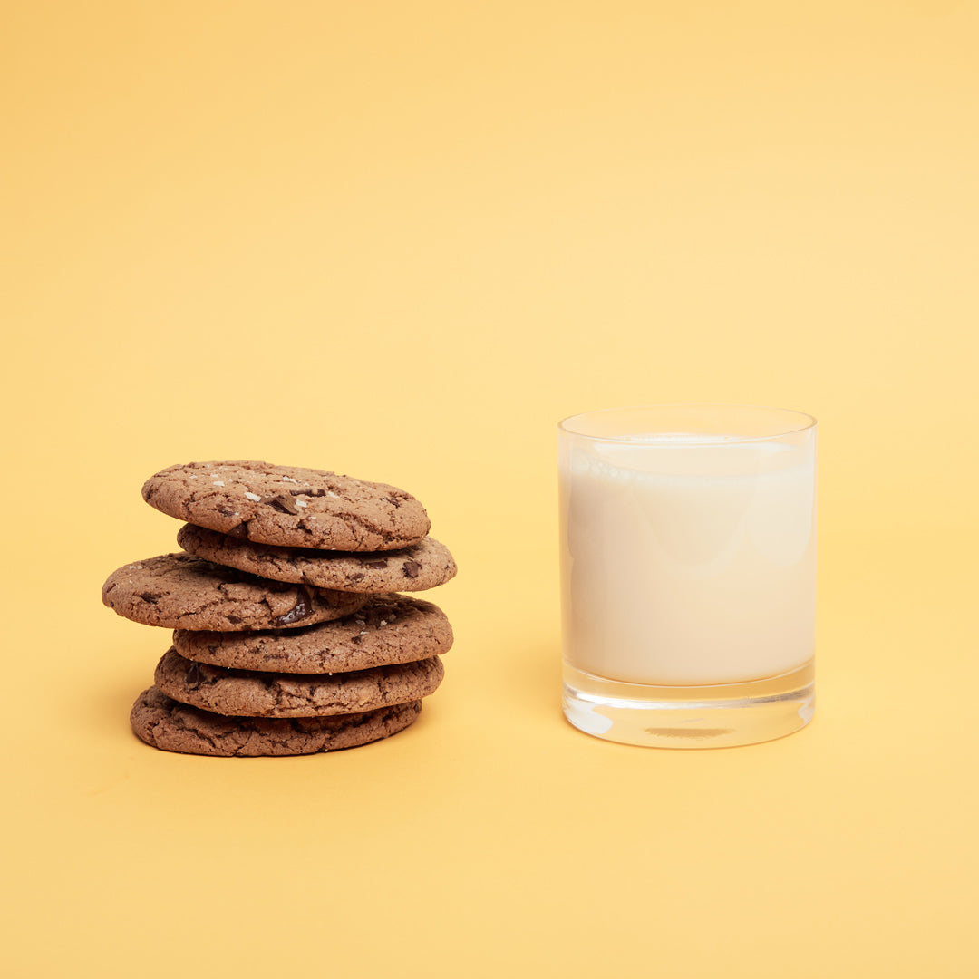 Almond m*lk